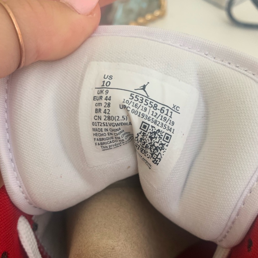 Jordan 1 low gym red